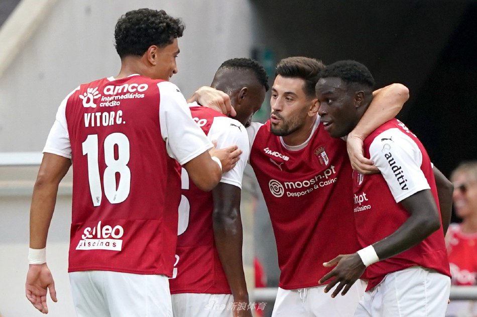 对比他的前 对比他的前