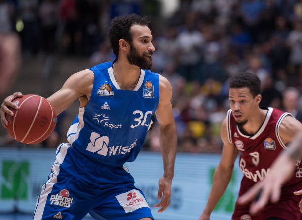 强持球推进 强持球推进