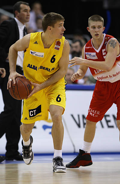 敌面前不失 敌面前不失